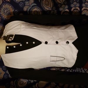 NWT white vest, with chain. Size large